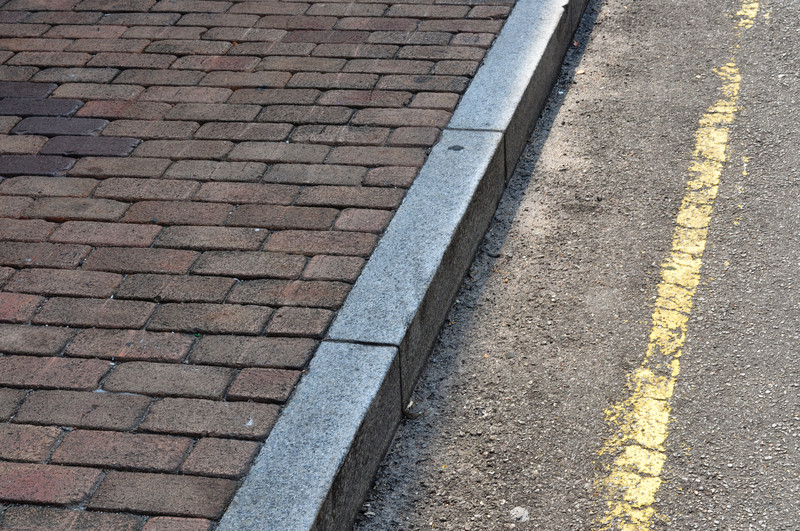 Commercial Concrete Curbs Hamilton, Brantford, Burlington Ontario